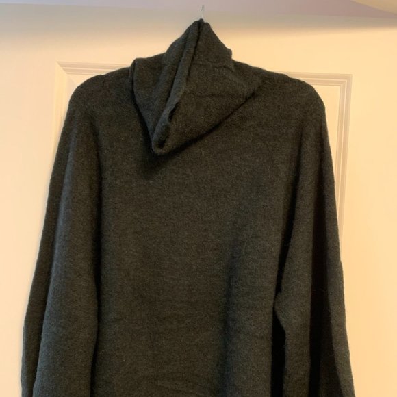 Aritzia Babaton Sweater forest green L